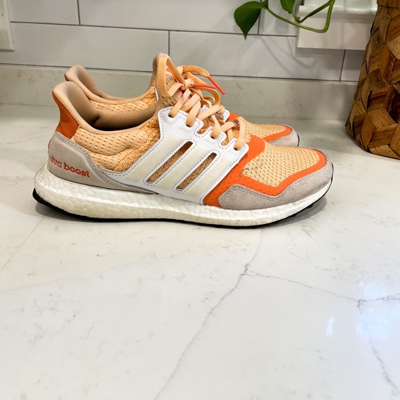 Adidas Ultraboost Good Condition Womens 9.5 - Picture 3 of 8
